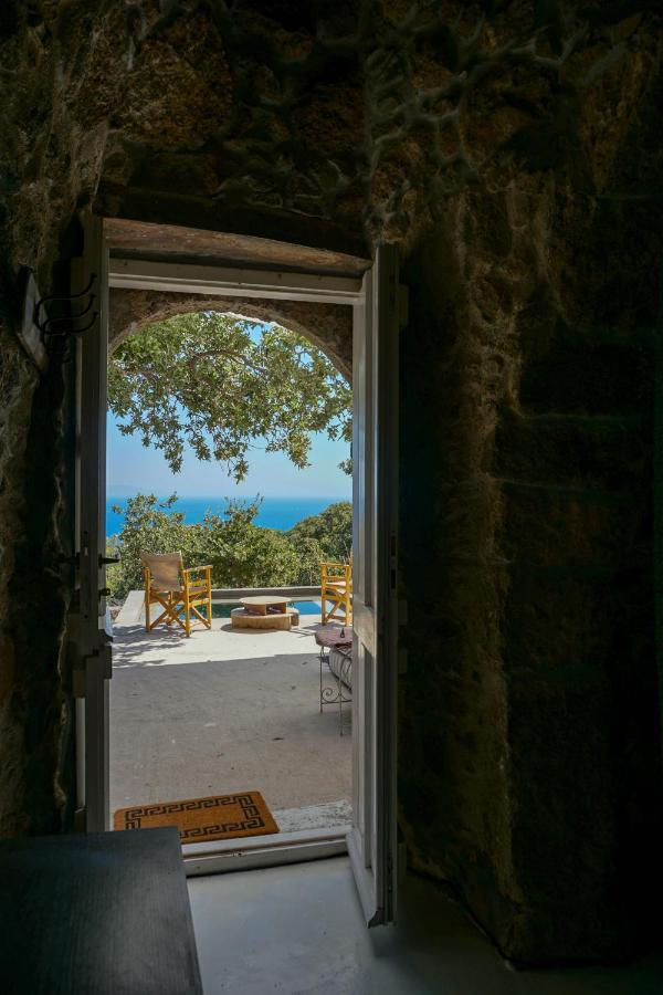 My Old Stone House In A 2 000 Sqm Private Garden With Fab Glamping Tent Mandrákion المظهر الخارجي الصورة