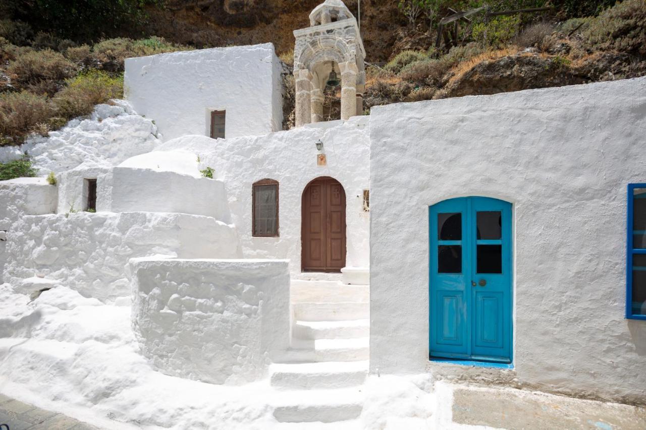 My Old Stone House In A 2 000 Sqm Private Garden With Fab Glamping Tent Mandrákion المظهر الخارجي الصورة