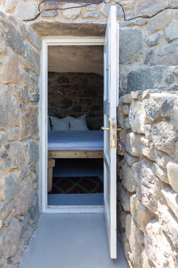My Old Stone House In A 2 000 Sqm Private Garden With Fab Glamping Tent Mandrákion المظهر الخارجي الصورة