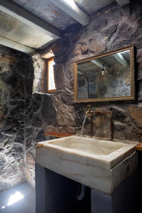 My Old Stone House In A 2 000 Sqm Private Garden With Fab Glamping Tent Mandrákion المظهر الخارجي الصورة